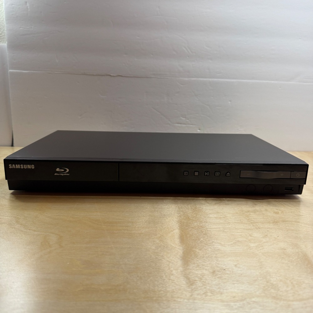 Samsung Home Theater HT-EM35 DVD/Blu-ray Player HDMI Anynet+ Main Unit No Remote